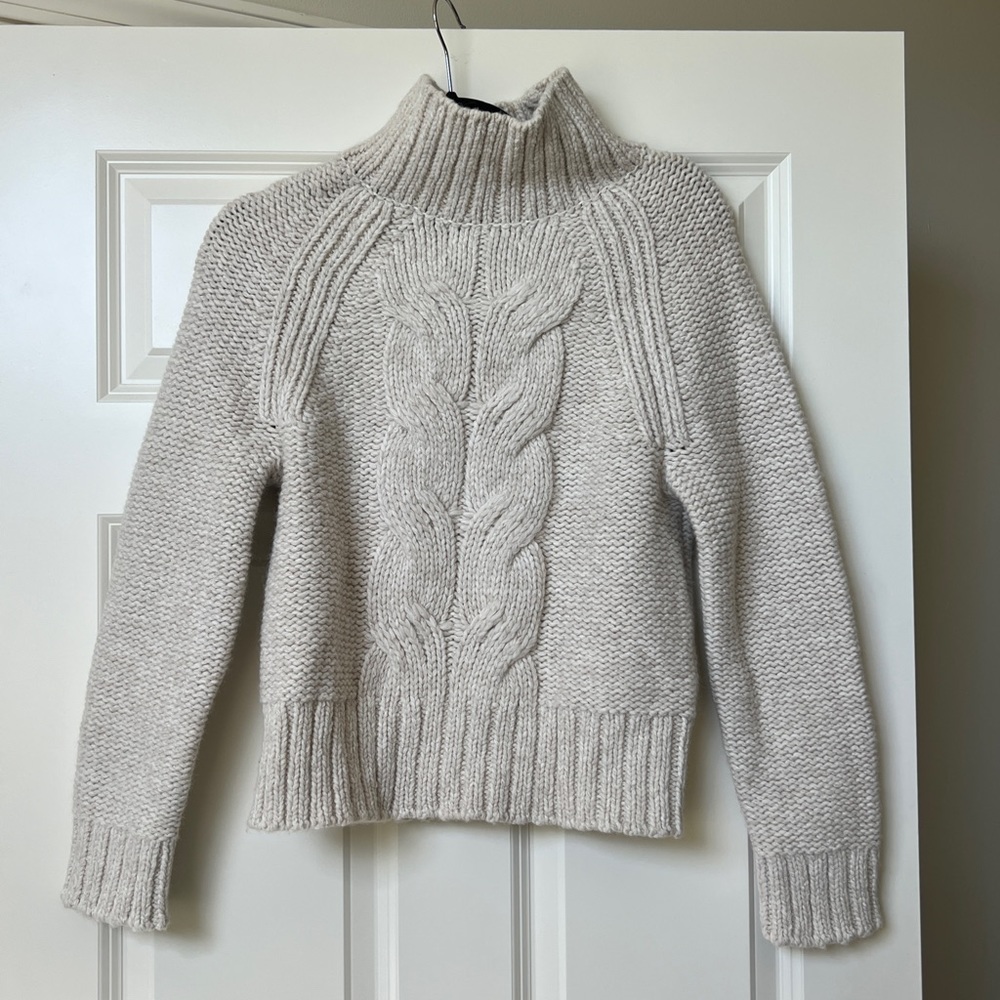 Beige banana republic turtleneck sweater